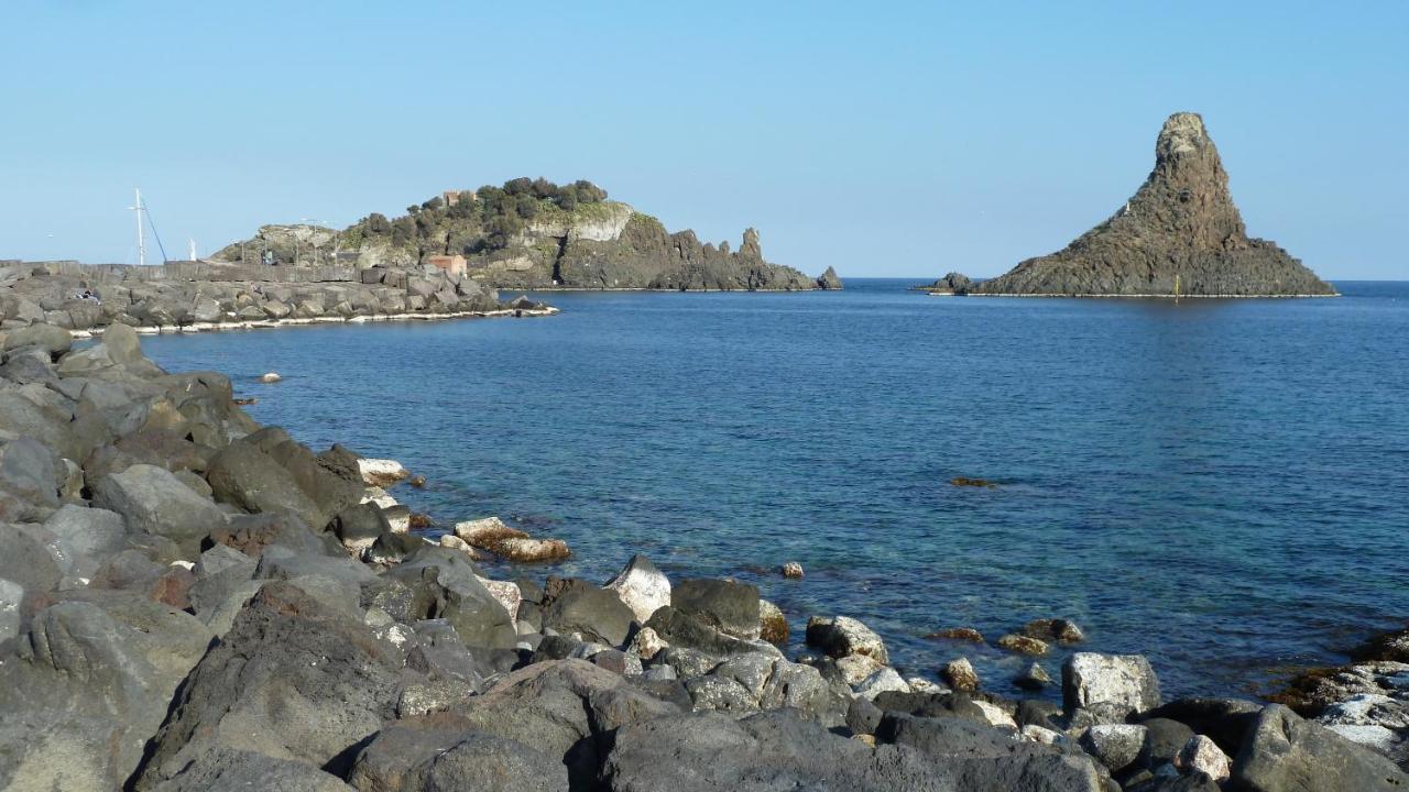 Sea Breeze Acitrezza Apartment Aci Castello Bagian luar foto