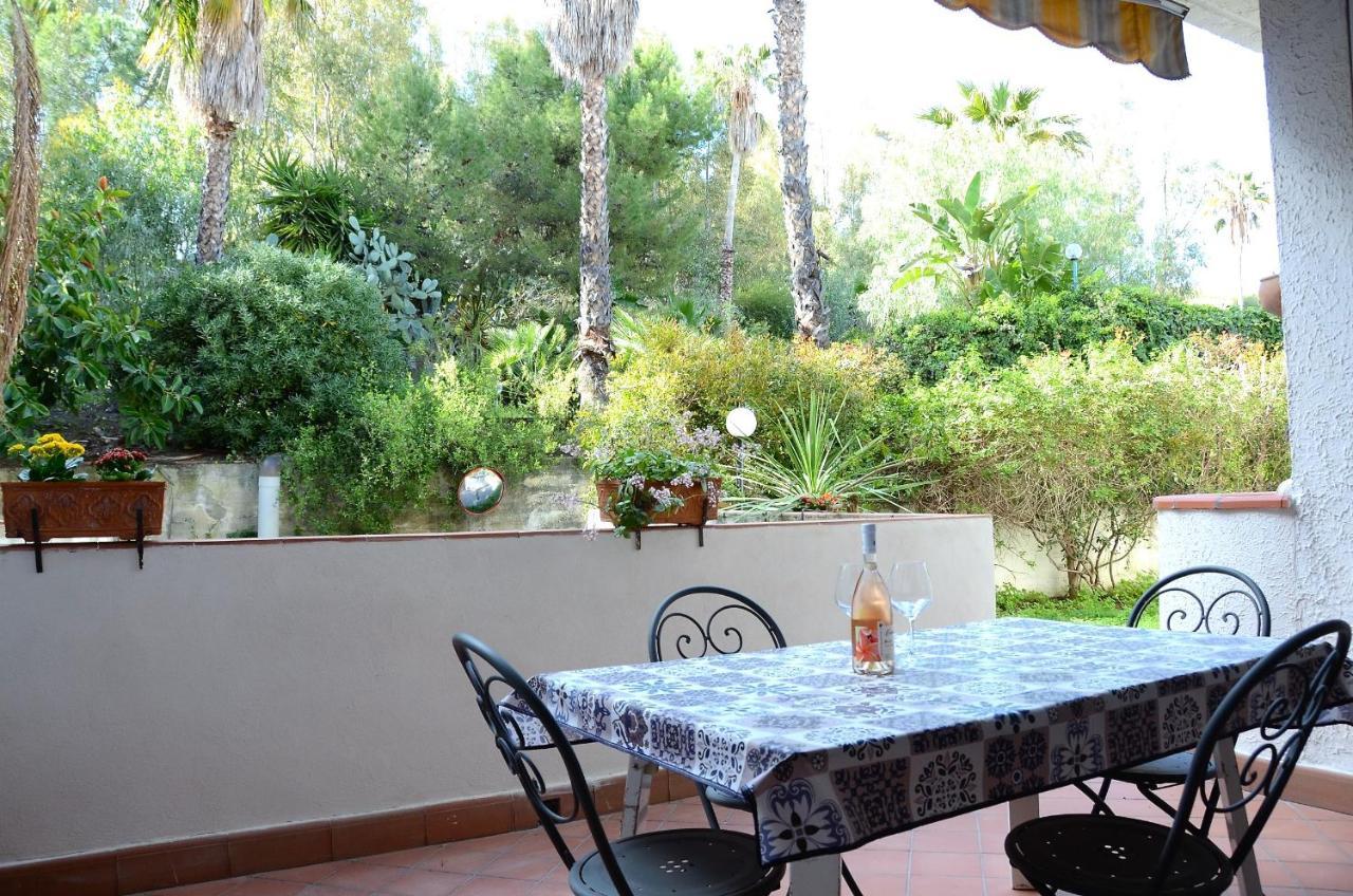 Sea Breeze Acitrezza Apartment Aci Castello Bagian luar foto